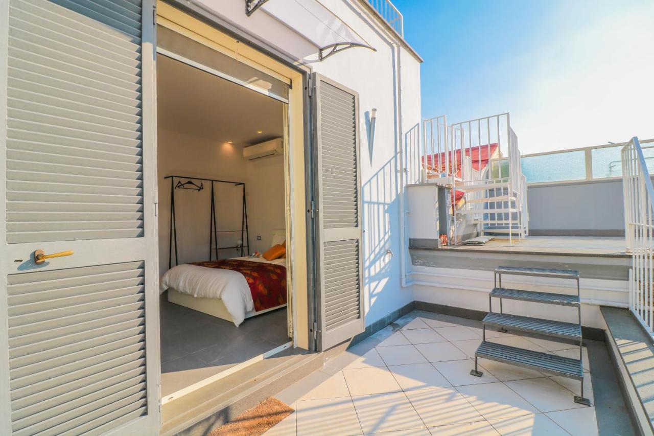 나폴리 Terrazze Del Lungomare B&B 외부 사진